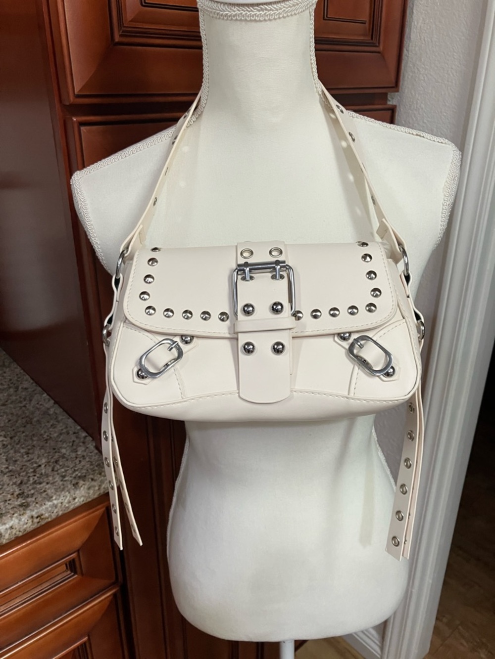 Y2k cream with silver accents shoulder bag